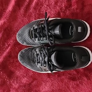 Nike women's tennis shoes